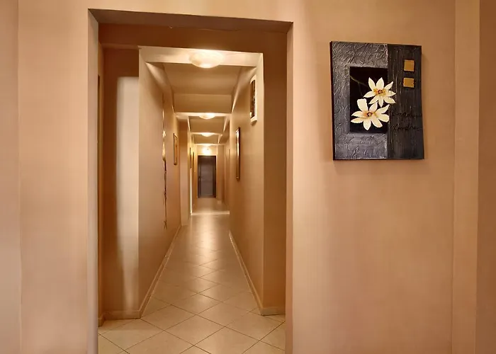 семеен мерсина Хотел *